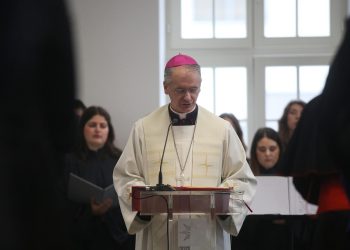 ‘VERITATIS GAUDIUM’ Vatikanski dokumenti demantiraju Kutlešu: trebao je suspendirati svećenike pedofile, Splitsko-dalmatinska nadbiskupija manipulira | NACIONAL.HR