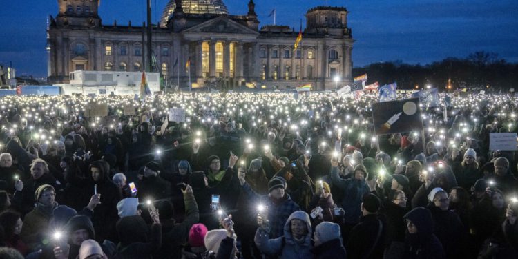Velike demonstracije u Njemačkoj protiv krajnje desnice