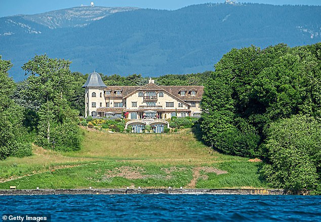 Schumacher živi i liječi se u svojoj 50 milijuna funti vrijednoj vili u Glandu u Švicarskoj