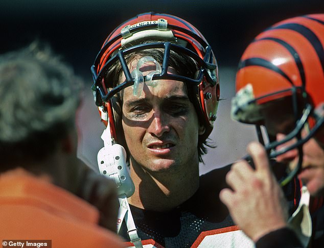 Collinsworth visok 6 stopa i 5 uzeo je Cincinnati u drugom krugu NFL drafta 1981.