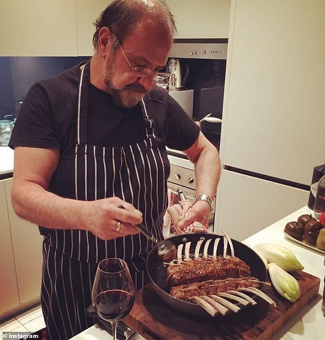 Omiljeni australski slavni kuhar i zvijezda MasterChefa Greg Malouf (na slici) preminuo je u dobi od 64 godine, nekoliko godina nakon što mu je presađeno srce od donora