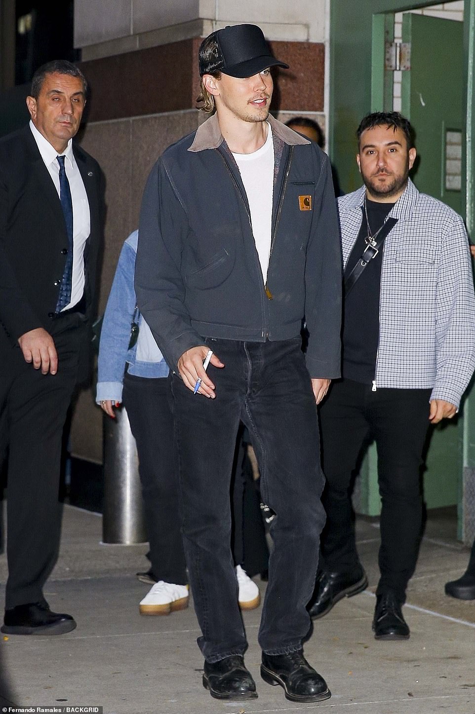 Ubrzo nakon Zendayinog dolaska, Austin Butler je došao na događaj