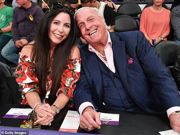 Ric Flair objavio je da se on i supruga Wendy rastaju nakon šest godina braka