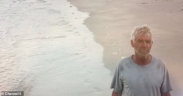 Gledatelji će vidjeti oštrog voditelja kako raspravlja o emocionalnom učinku svog izgnanstva iz mainstreama