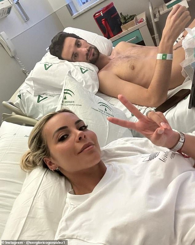Rico i njegova supruga Alba Silva snimljeni u bolnici prošle godine nakon nogometaševe stravične nesreće