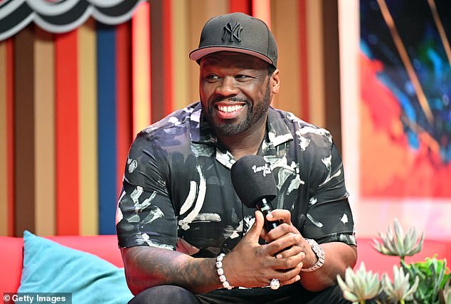 In Da Club hitmejker 50 Cent - dugogodišnji Diddyjev neprijatelj - mjesecima je zadirkivao dokumentarce - a zvijezda i redateljica Alexandria Stapleton rekla je Varietyju da će serija biti 'složena priča koja se proteže desetljećima'