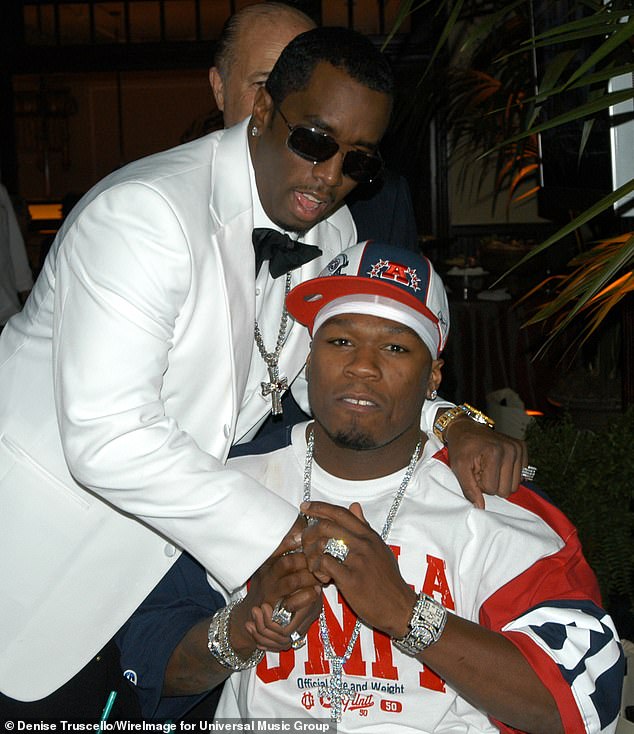 Prošlog tjedna Diddy - pravim imenom Sean Love Combs - optužen je za seksualnu trgovinu i reketiranje - i trenutno čeka suđenje u Brooklyn's Metropolitan Detention Center u New Yorku - na slici zajedno