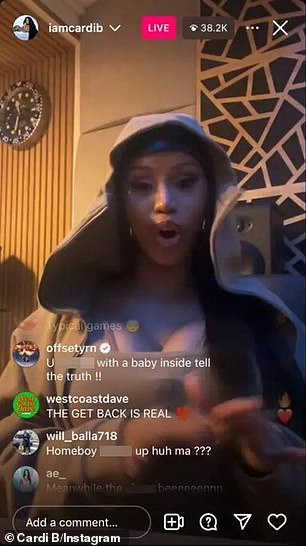 Offset je u srijedu navečer optužio svoju otuđenu suprugu Cardi B (31) za seks s drugim muškarcem tijekom nedavne trudnoće