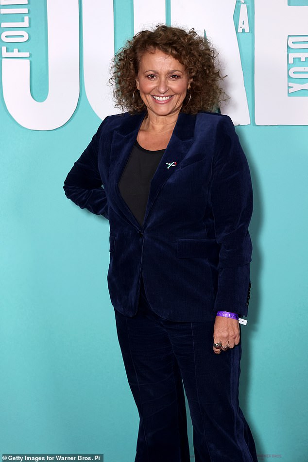 Loose Women's Nadia Sawalha također je odmjerila rekavši u svom podcastu: 'Trailer se jučer pojavljivao na telefonima posvuda i svi su bili zgroženi'