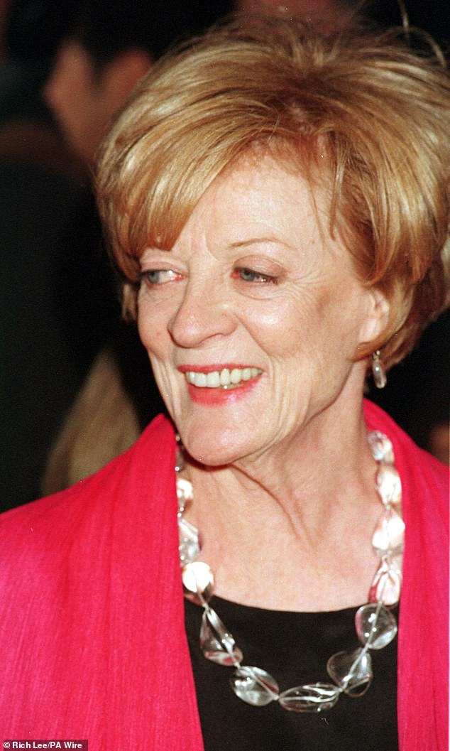 Dame Maggie Smith arriving at the premiere of Gosford Park at the Ziegfield theatre in New York City n December 14, 2001