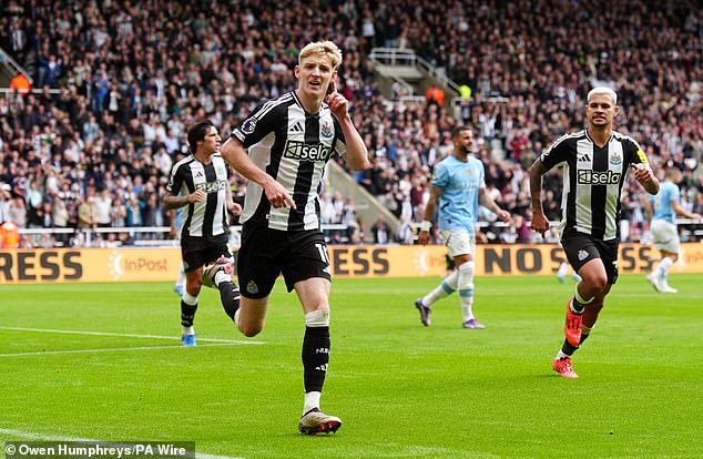 Intervencija Anthonyja Gordona osigurala je remi nakon što je pao dublje da se uključi