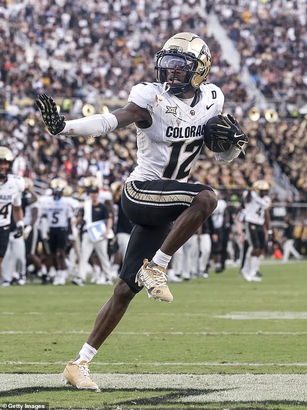 Travis Hunter zauzeo je pozu Heisman tijekom koloradske vožnje 48-21 u središnjoj Floridi
