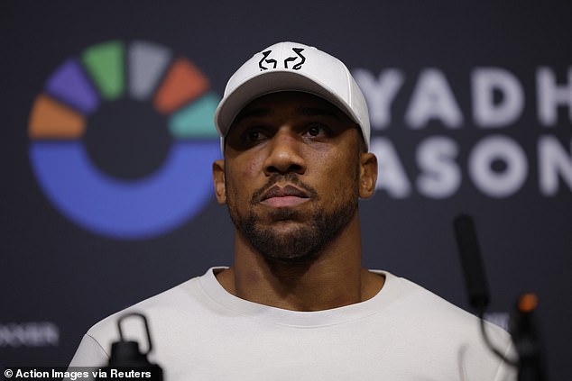 Anthony Joshua dobio je zabranu boksanja nakon poraza od Daniela Duboisa