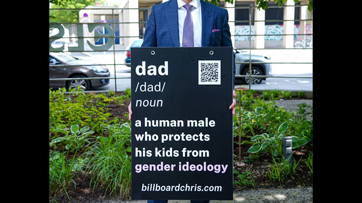 Billboard Chris protivio se blokatorima puberteta