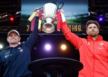 AFL veliko finale UŽIVO: saznajte najnovija ažuriranja i rezultate dok se Sydney Swansi bore protiv Brisbane Lionsa na MCG-u