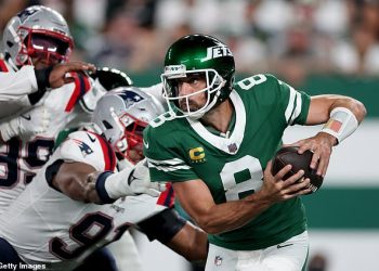 Aaron Rodgers ponovno pokreće snove Jetsa o Super Bowlu sjajnom izvedbom u pobjedi nad Patriotsima godinu dana nakon brutalne ozljede Achillesa