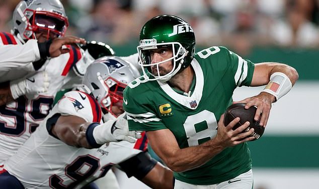 Aaron Rodgers ponovno pokreće snove Jetsa o Super Bowlu sjajnom izvedbom u pobjedi nad Patriotsima godinu dana nakon brutalne ozljede Achillesa