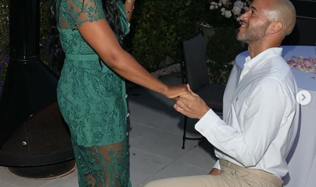 Alexandra Burke je zaručena! Nogometaš, partner pobjednice X Factora Darren Randolph postavlja pitanje u romantičnoj prosidbi