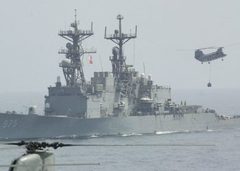 Američki ratni brodovi na meti ‘složenog’ napada raketama i bespilotnim letjelicama — RT World News