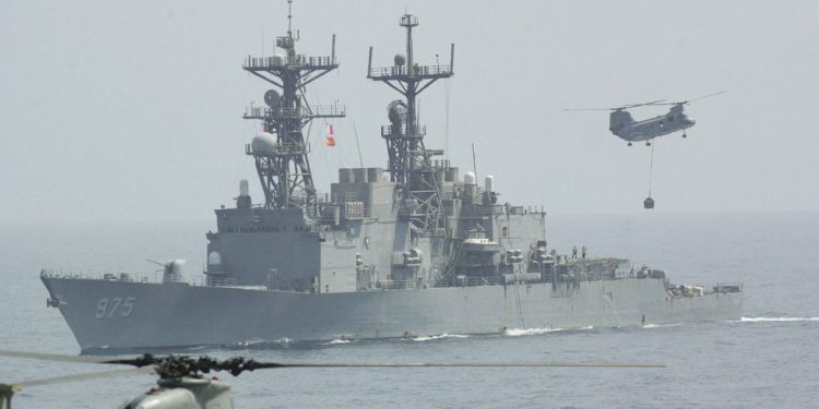 Američki ratni brodovi na meti ‘složenog’ napada raketama i bespilotnim letjelicama — RT World News