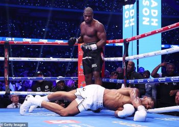 Anthony Joshua je čuo kako Daniela Duboisa naziva ‘s**om’ samo nekoliko trenutaka prije brutalnog poraza s nokautom u petoj rundi na stadionu Wembley