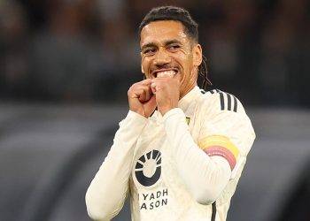 Arabija, debi iz noćne more za Smallinga: autogol i izbacivanje – VIDEO – Forzaroma.info – Najnovije vijesti Kao romski nogomet – Intervjui, fotografije i videa