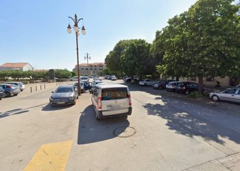 Pijani osuđeni ubojica Roko Kotlar u Zadru napao kamermana RTL-a: "Bagro novinarska!"