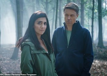 As Amy Nuttall ditches her wedding ring, the actress her husband Andrew Buchan was accused of having an affair with gushes about her happy life with husband and daughter