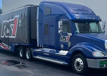 Auto Klub – Hoće li na oglas? Lopovi ukrali tegljač s četiri Porschea i hrpom dijelova, pitanje je kome ih mogu prodati