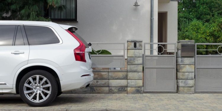 Auto Klub – Kako zaštititi auto od krađe? Pogledajte genijalan izum koji je nasmijao i kradljivce