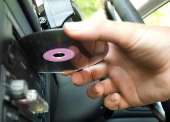 Auto Klub – Kraj jedne ere: Legendarni CD playeri su nestali iz novih automobila i posljednji proizvođač odustao