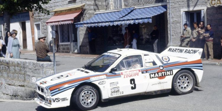 Auto Klub – Nesreća na salonu automobila u Italiji: Legendarna Lancia se zabila u publiku, 13 ozlijeđenih