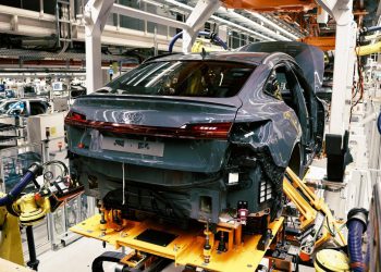 Auto Klub – Ni Kinezi se ne razbacuju s novcem: Zašto bismo si priuštili tvornicu koju si ni Audi ne može?