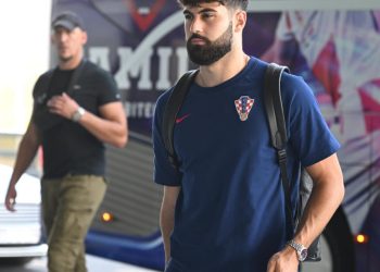 Auto Klub – Ostao je skroman dečko: Kolege mu voze superautomobile, a Gvardiol na trening Cityja dolazi u autu ‘za narod’