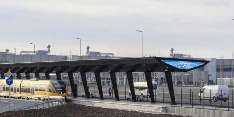 Auto Klub – Ovo je hibridni Tesla Giga Train: Je li Elon Musk sada počeo proizvoditi i vlakove?