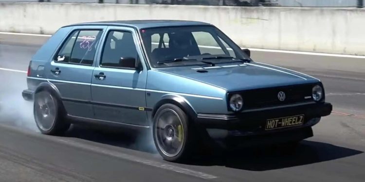 Auto Klub – Pogledajte ultimativni ‘sleeper’: Ovaj VW Golf II s VR6 motorom ‘drži lekcije’ i superautomobilima
