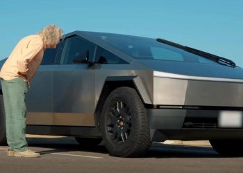 Auto Klub – Pogledajte video: Legenda Top Geara testirala Cybertruck