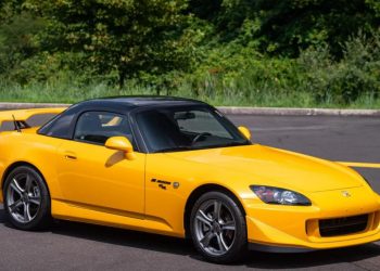 Auto Klub – Poželjni rijetki klasik Honda S2000: U dvije i pol godine je prešao samo 11 kilometara i sada se opet prodaje