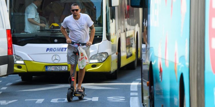 Auto Klub – Prava pošast u prometu: Bolnice su pune vozača električnih romobila i njihovih žrtava