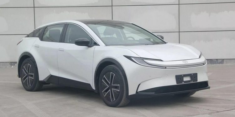 Auto Klub – Procurile prve fotografije električne Toyote bZ3C: Dolazi li u Europu 2025. godine?