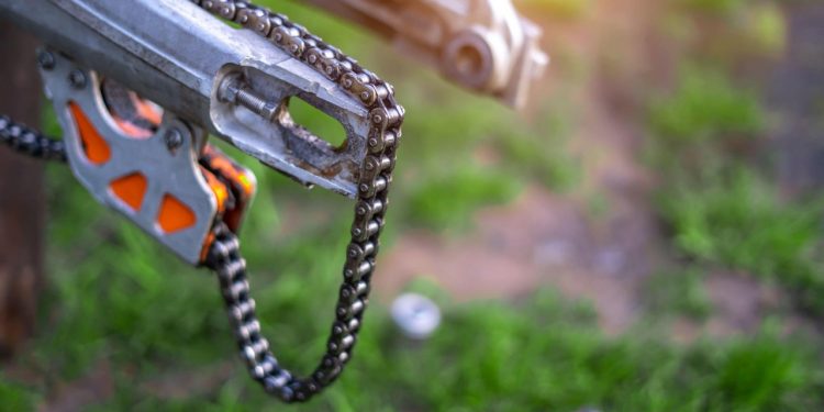 Auto Klub – Snimka ledi krv u žilama: Stravičan sudar motociklista i Jeepa na dvosmjernoj off-road stazi