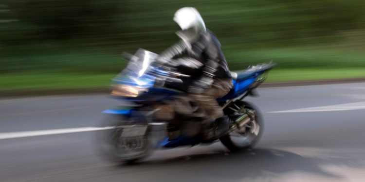 Auto Klub – Svaki dan jurio motociklom i aktivirao radar, a onda je ‘pao’. Kazna: 17.000 eura, 31 mjesec bez vozačke