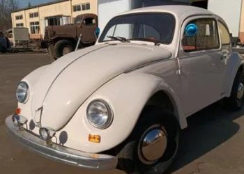 Auto Klub – Volkswagen je u problemima, a Kinezi im dodali ‘sol na ljutu ranu’: Krivotvorili originalnu Bubu. Sada na struju…