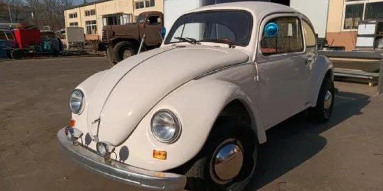 Auto Klub – Volkswagen je u problemima, a Kinezi im dodali ‘sol na ljutu ranu’: Krivotvorili originalnu Bubu. Sada na struju…