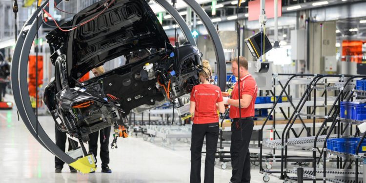 Auto Klub – ‘Zaustavite ludilo, Europi prijeti kolaps’: Njemačka i Italija protiv zabrane benzinaca i dizelaša