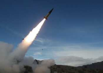 Biden će sa Zelenskim razgovarati o raketnim napadima na Rusiju – Bijela kuća – RT World News