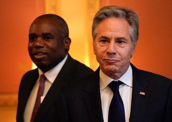 Blinken potvrđuje da Iran isporučuje Rusiji balističke projektile kratkog dometa