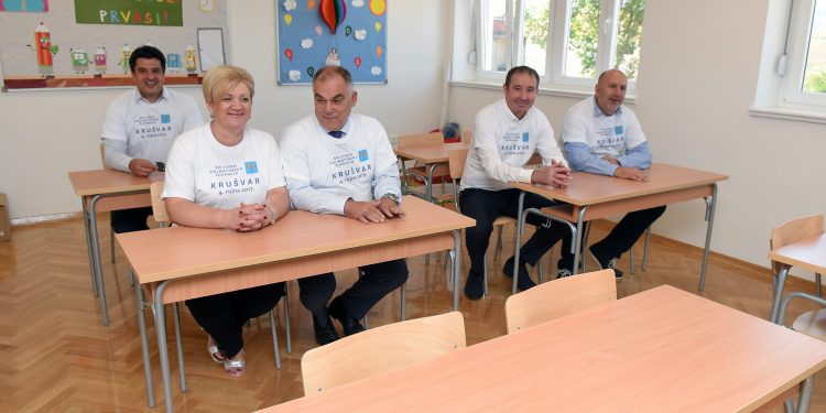 Boban naredio da se u školama pjeva himna