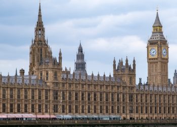 Britanska vlada optužena za gušenje slobode govora: ‘Razmislite prije nego što objavite’