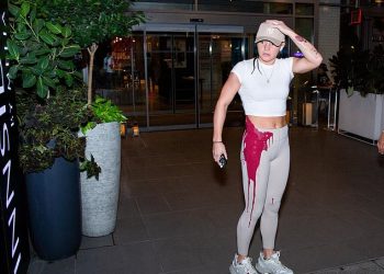 Britanska zvijezda Sandy Ryan optužuje suparnicu nakon što je udarena crvenom BOJOM prije nego što je izgubila WBO naslov svjetske prvakinje u velter kategoriji – dok Mikaela Mayer uzvraća ‘potpuno lažnu’ tvrdnju